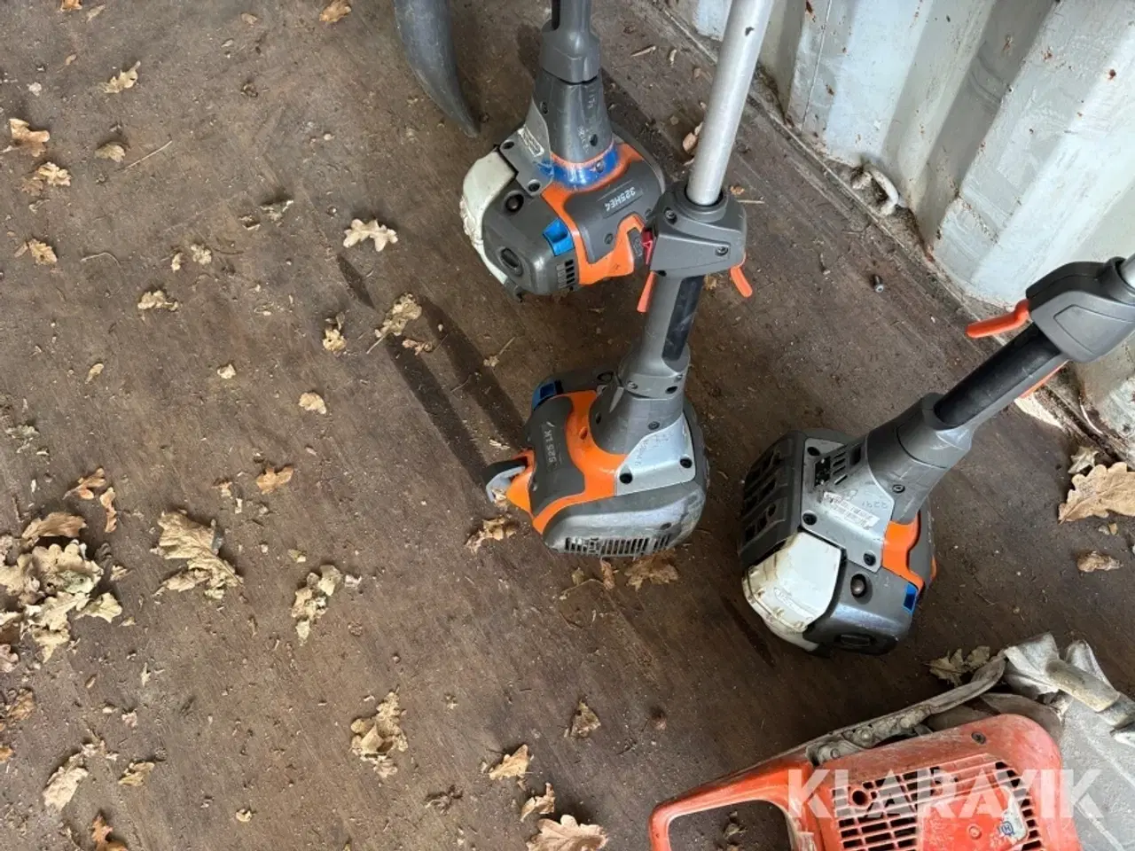 Billede 9 - Blandet værktøj Husgvarna kapsav, buskryder, løvblæser