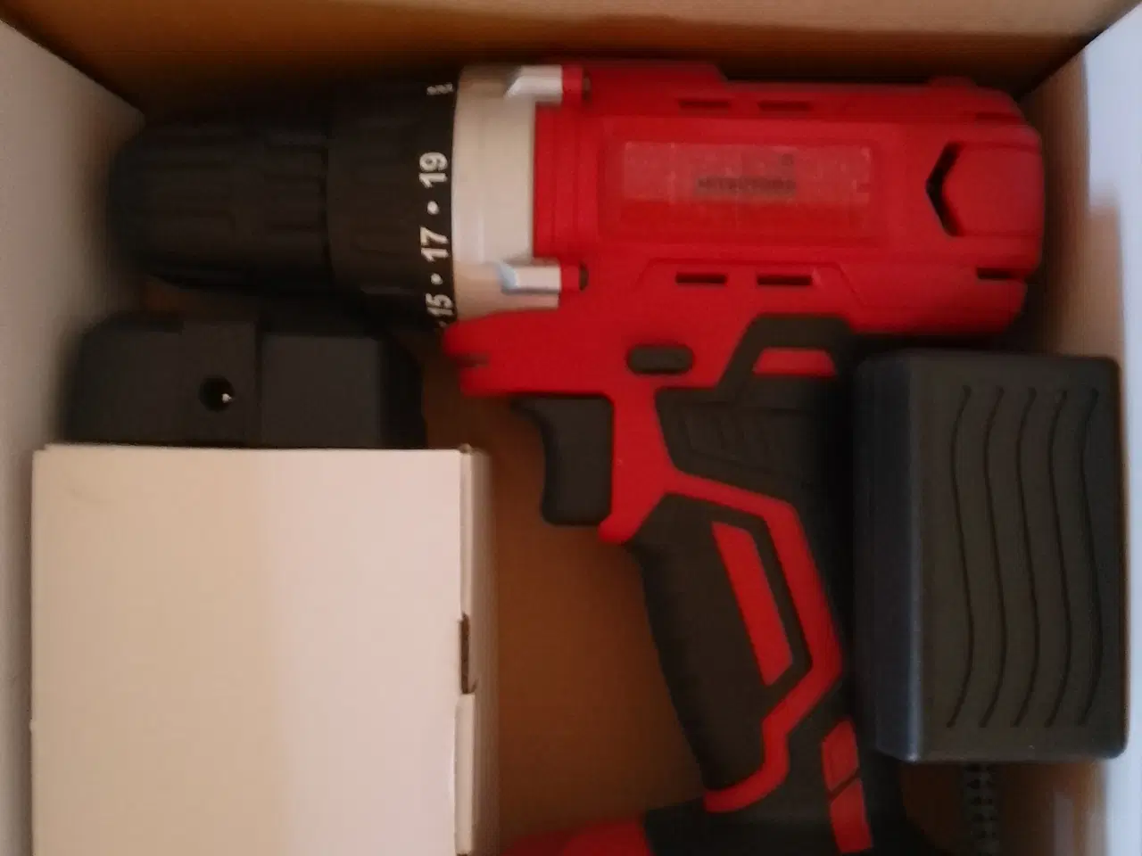 Billede 1 - En fin lille bore-skruemaskine 