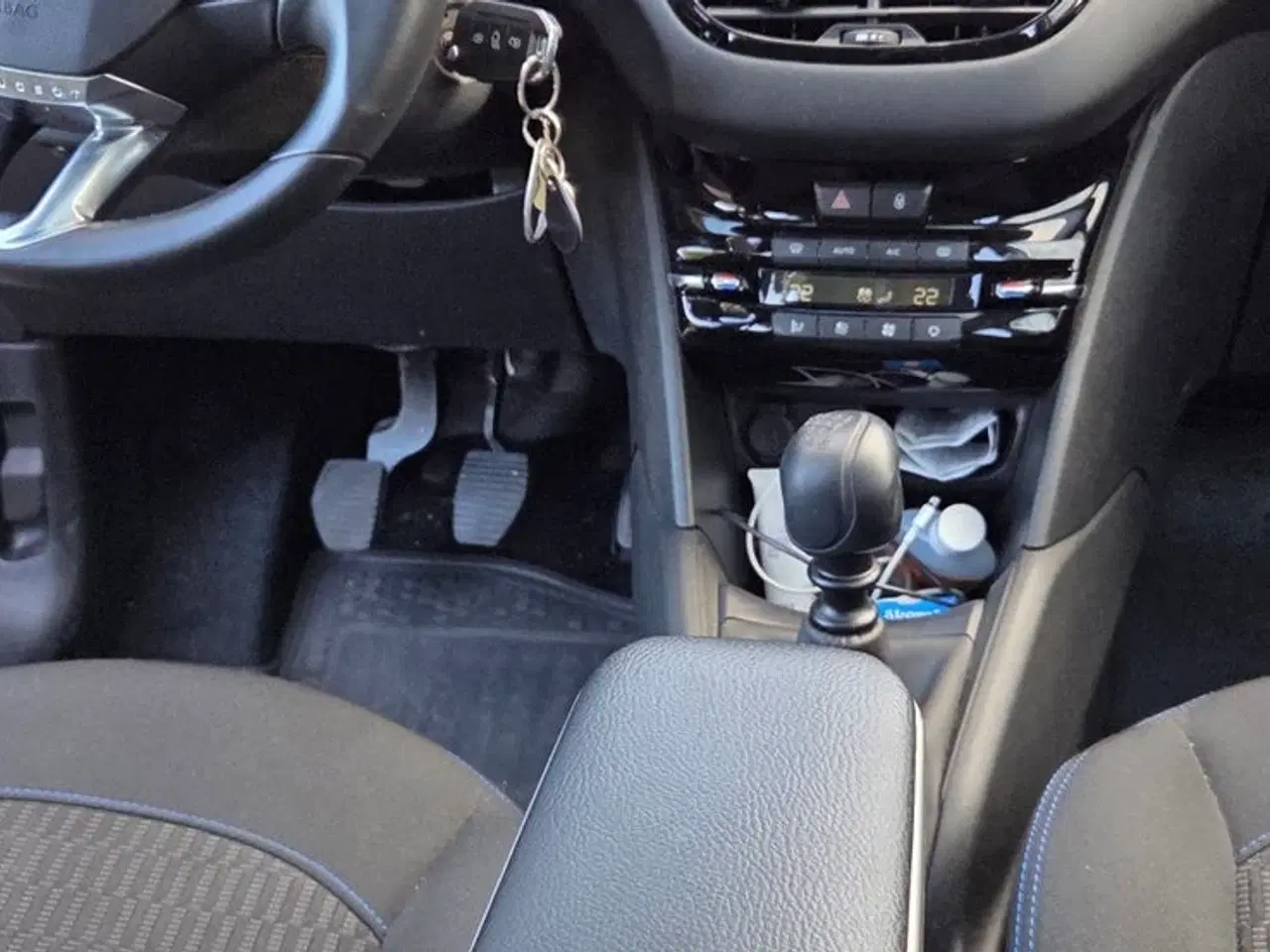 Billede 6 - Peugeot 208 1,5 BlueHDi 100 Signature Sky
