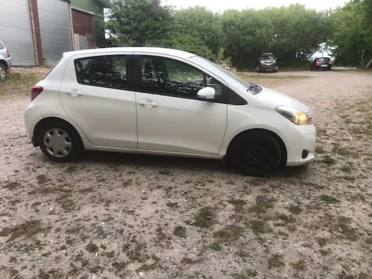 Billede 2 - Ny syn Toyota Yaris 1.4-4d 2013 Grøn ejerafgift