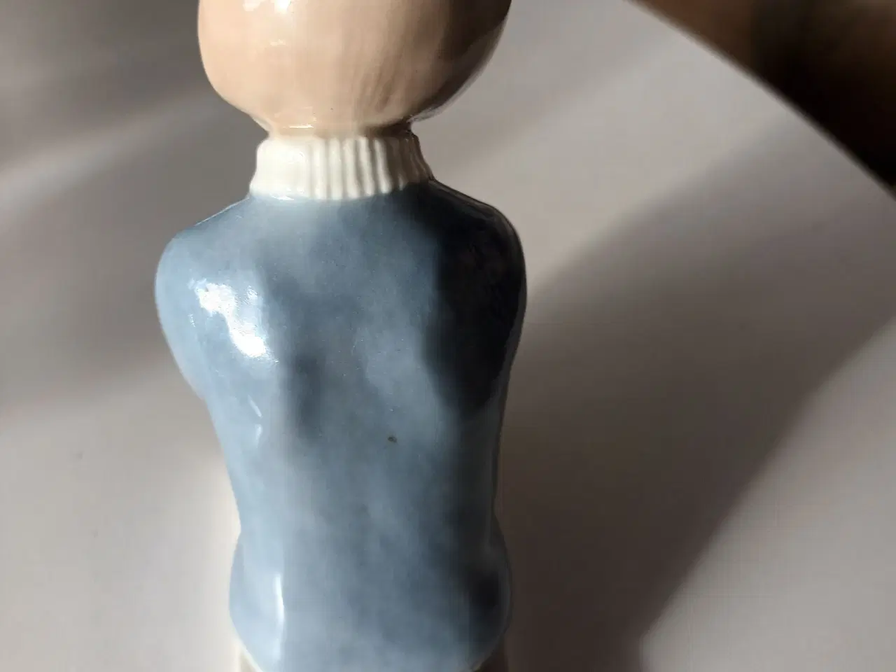 Billede 4 - Flot Porcelæns Figur af Pige højde 16 cm