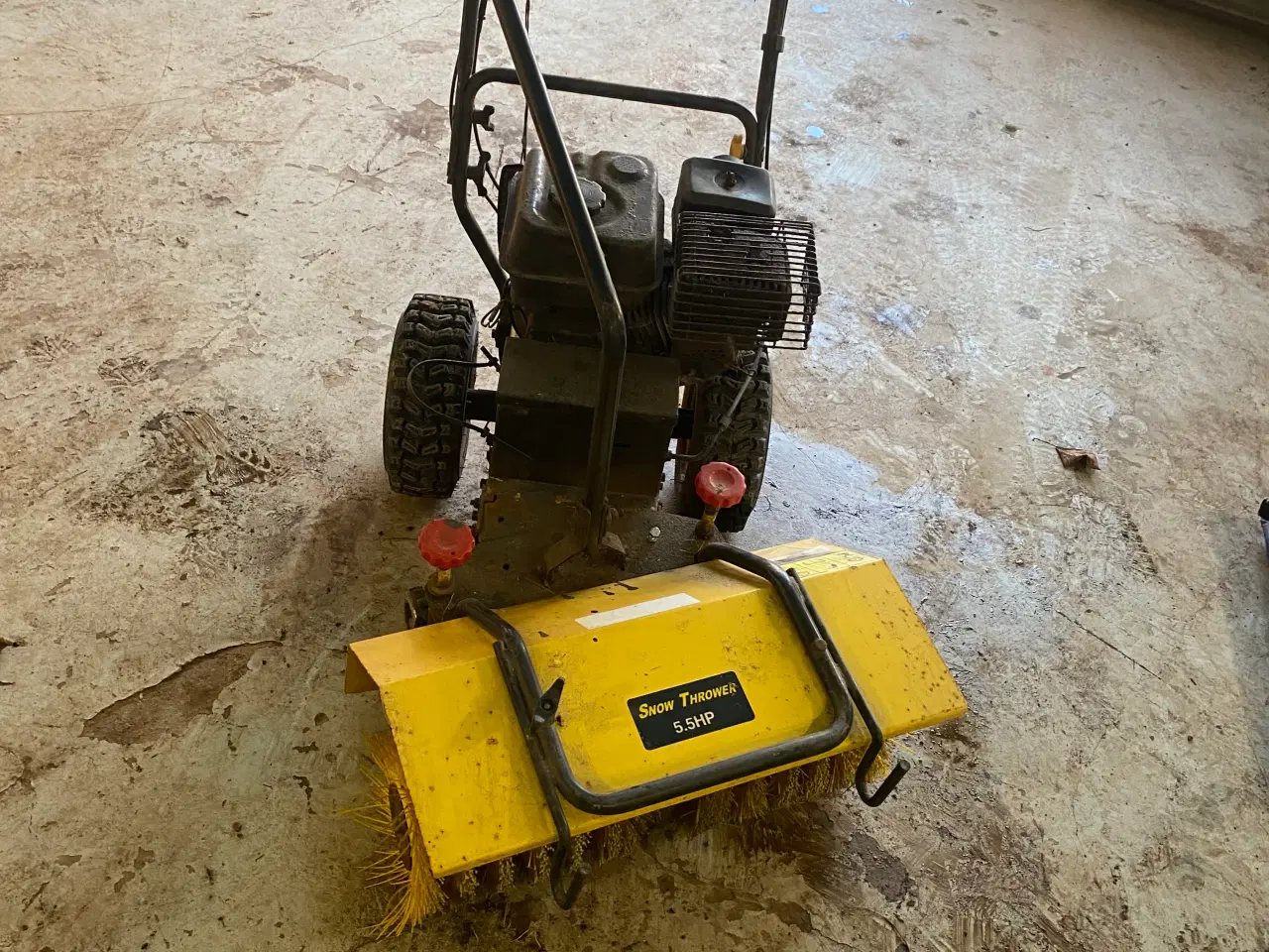 Billede 2 - Fejemaskinen 