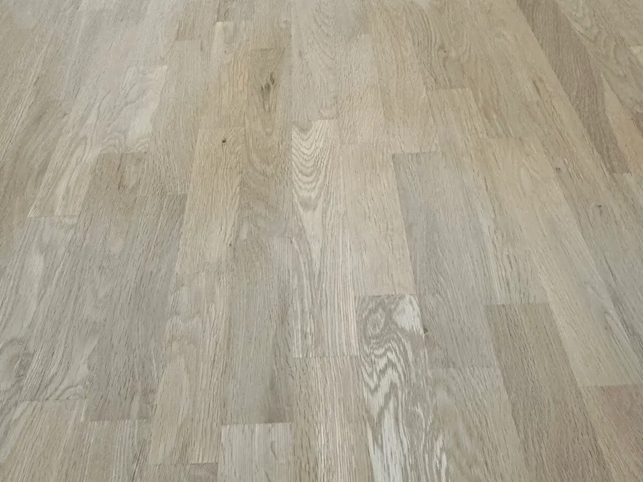 Billede 2 - Spisebord sæbebehandlet egetræ