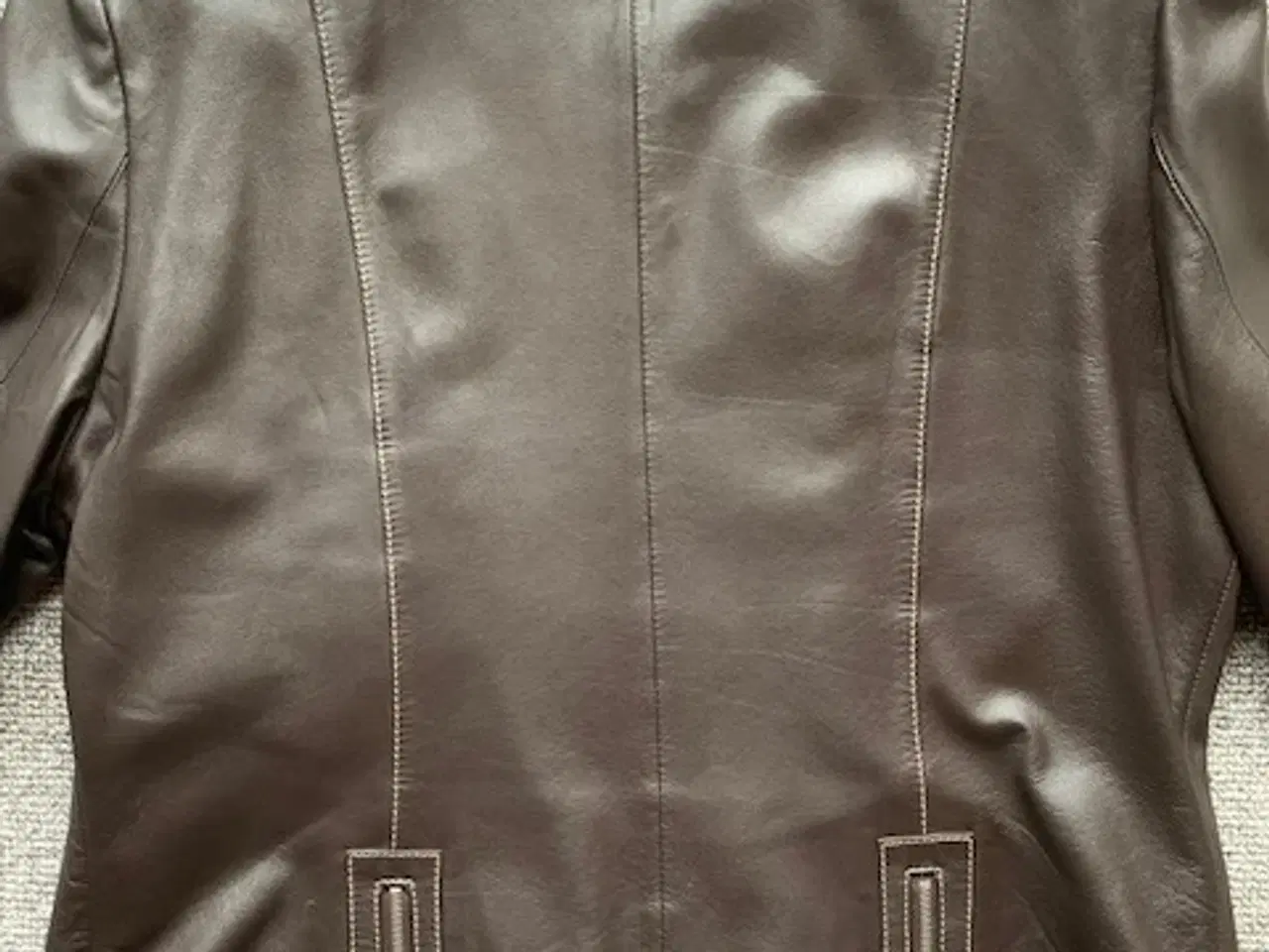 Billede 4 - Skindjakke brun str. 44 - begrænset brugt/som ny