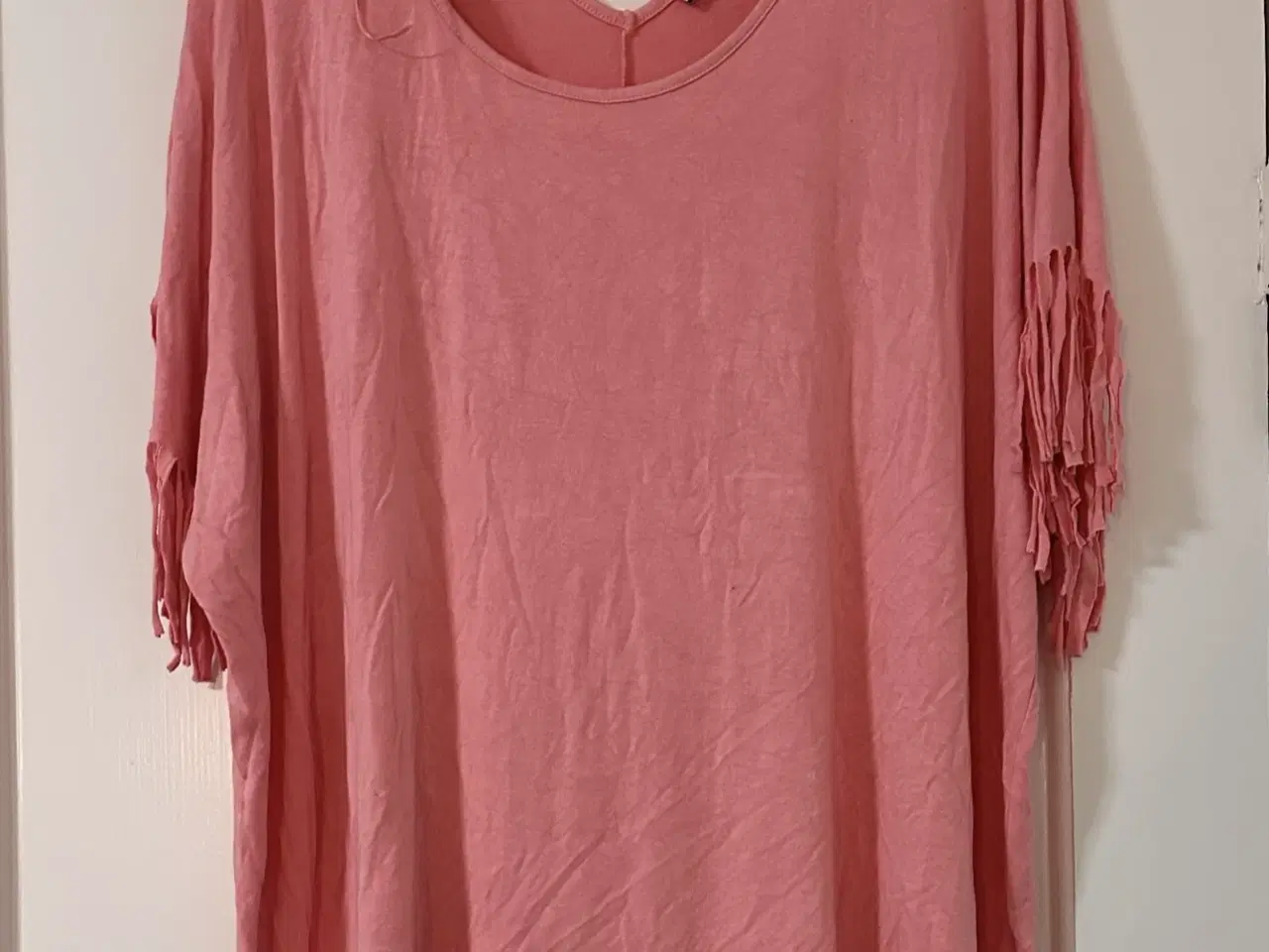 Billede 1 - Top m frynser i pink