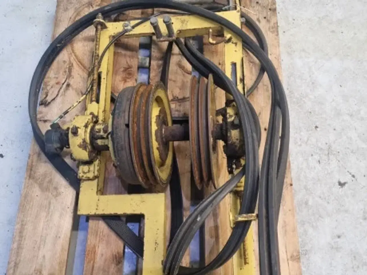 Billede 3 - New Holland 8080 Mellemtræk