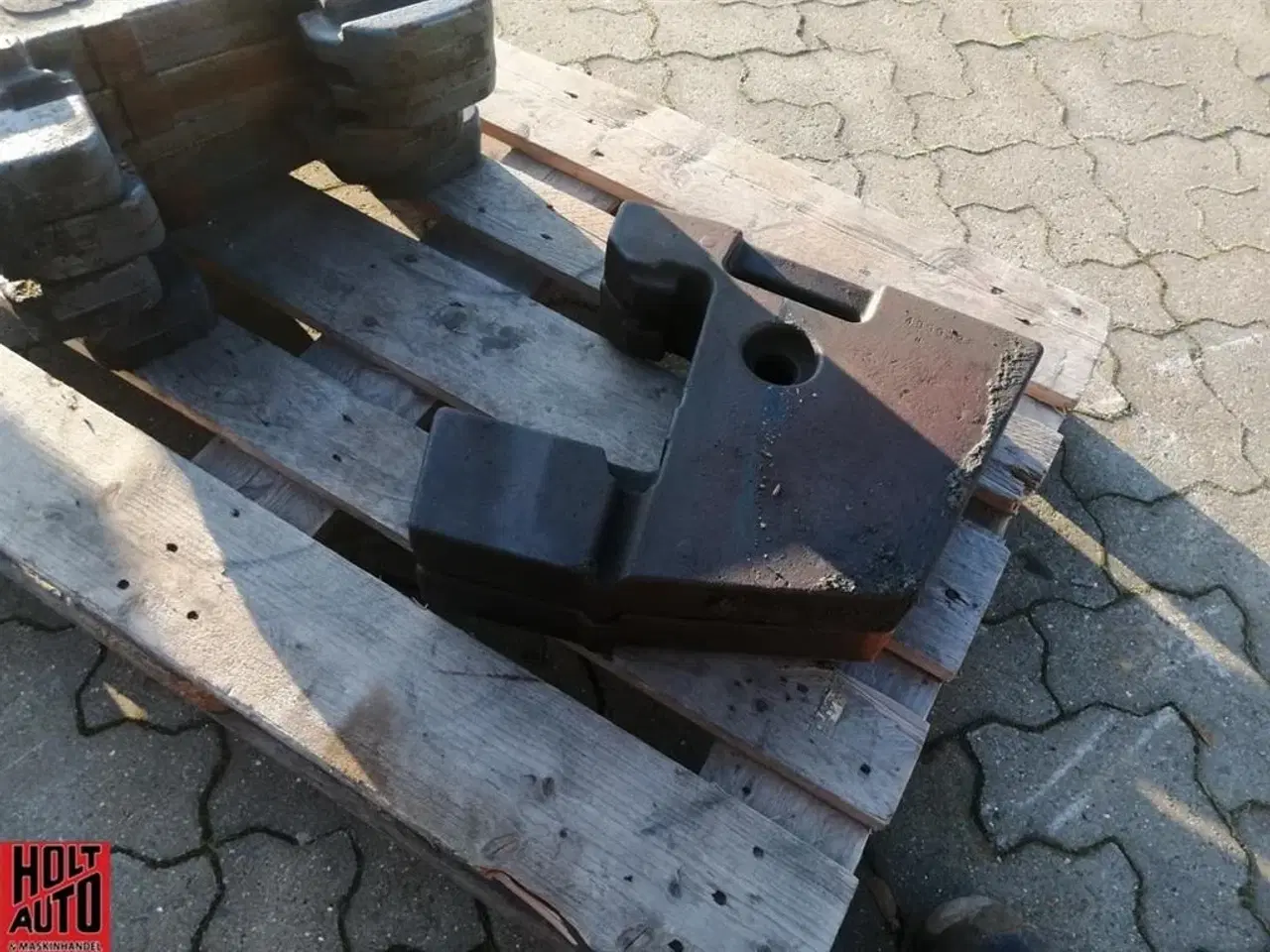 Billede 2 - - - - Brugte Fiat frontvægte 2 stk.