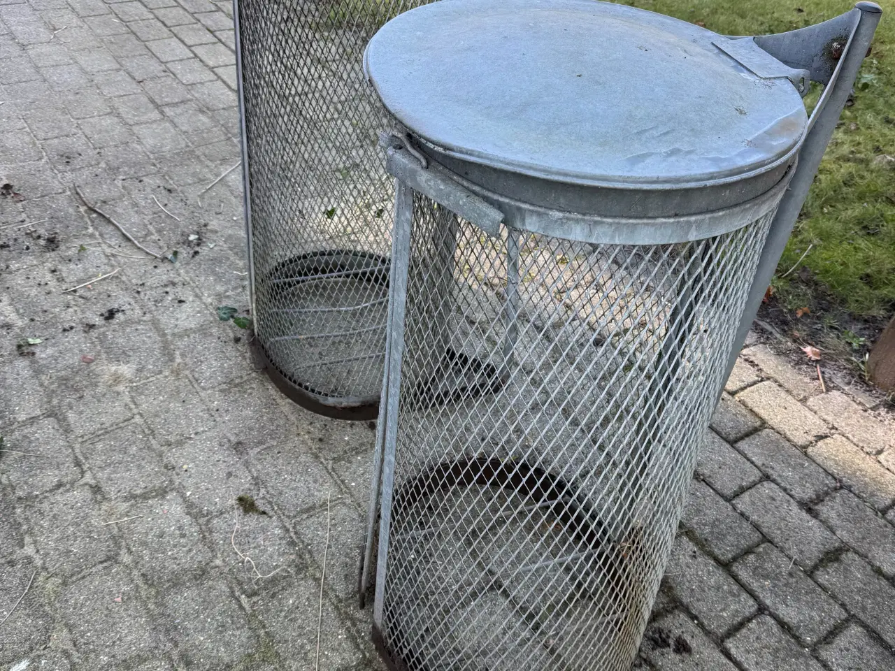 Billede 1 - 2 Skraldespande i galvaniseret stål 