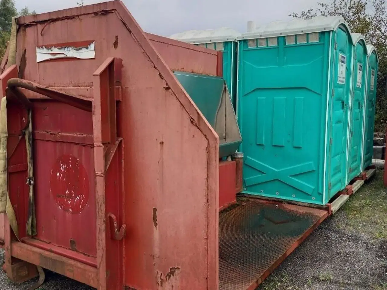 Billede 1 - Toilet lad med 6 toiletter og pissoir