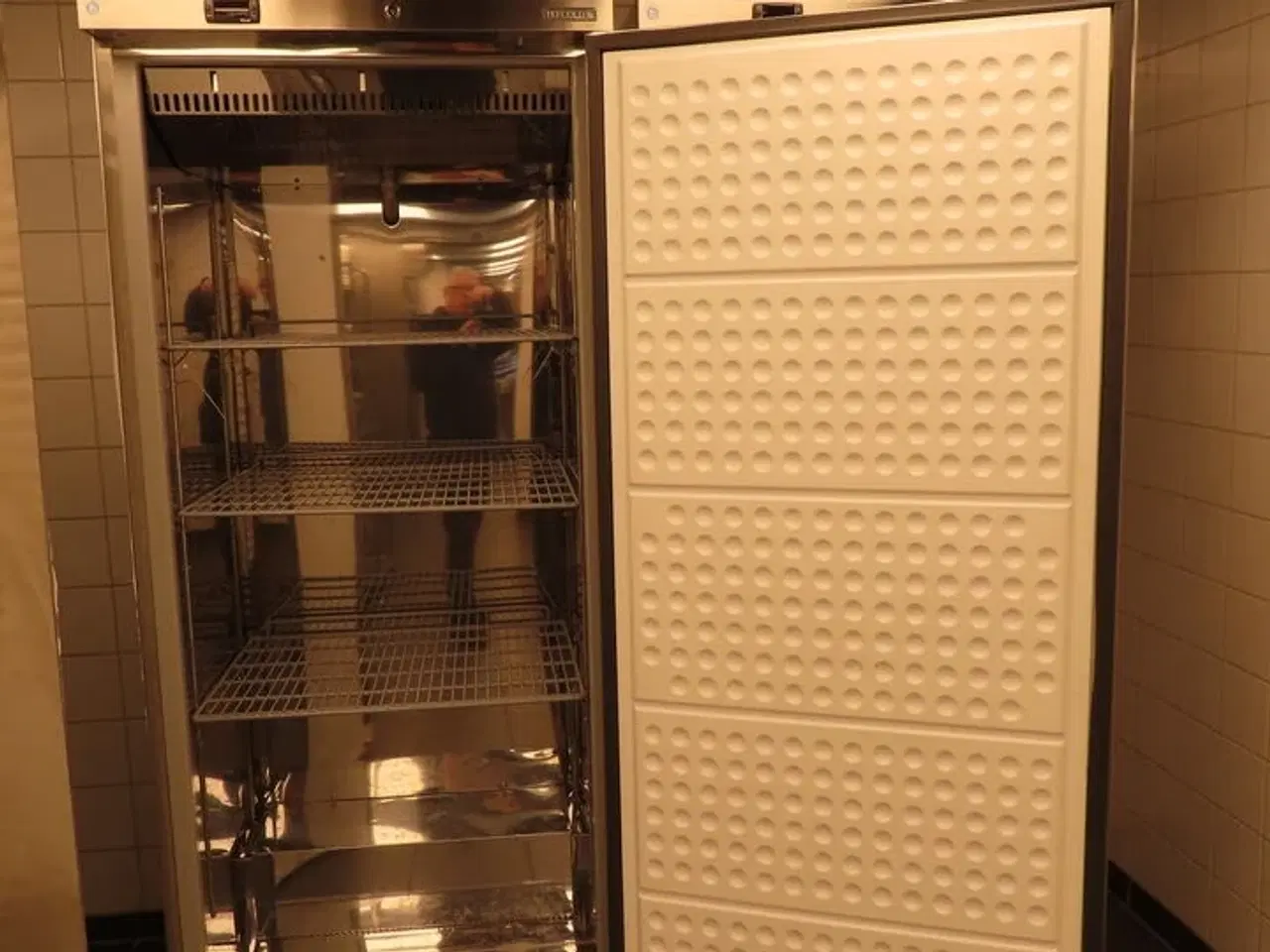 Billede 7 - Fryseskab TEFCOLD UF600SS
