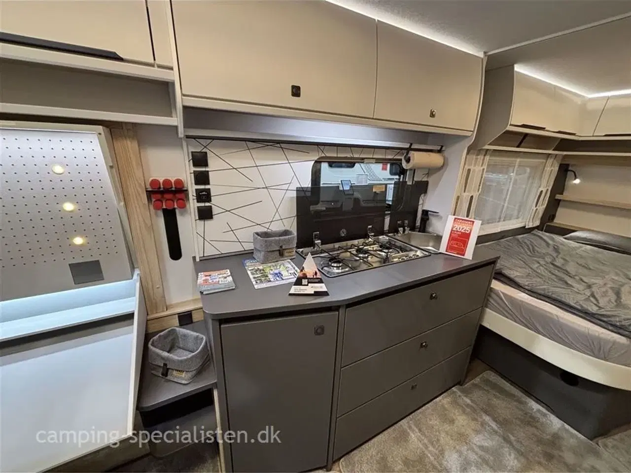 Billede 5 - 2026 - Fendt Apero 495 SFB   Fendt Apero 495 SFb Connect model 2026 kan snart ses hos Camping-Specialisten.dk