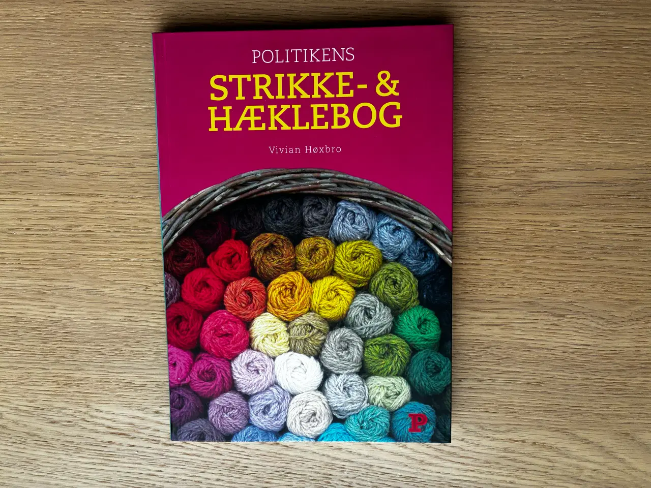 Billede 1 - Politikens Strikke- & Hæklebog - Vivian Høxbro