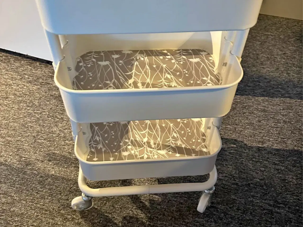 Billede 2 - Rullevogn med hjul sælges