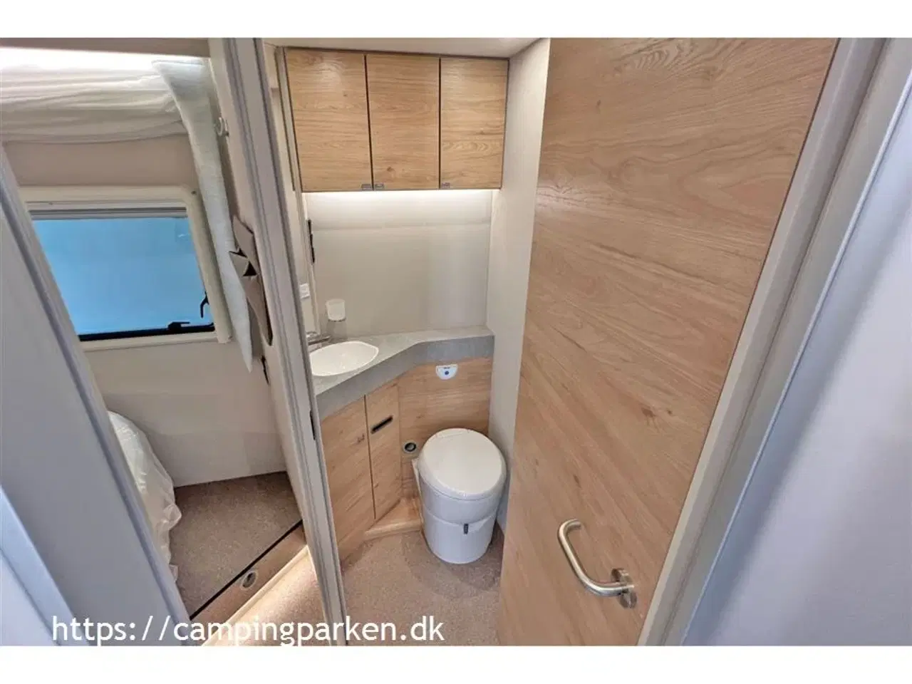 Billede 18 - 2023 - Dethleffs Pulse Classic T 7051 DBL Lækker jubilæumsudgave med meget udstyr, queens bed og Face-to-face-siddegruppe