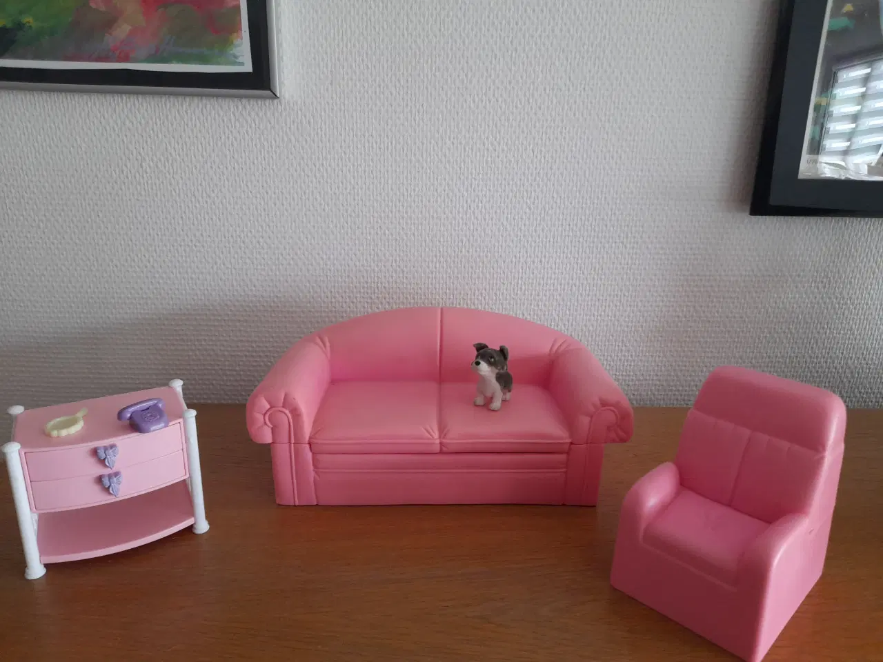 Billede 1 - Barbie dagligstue.