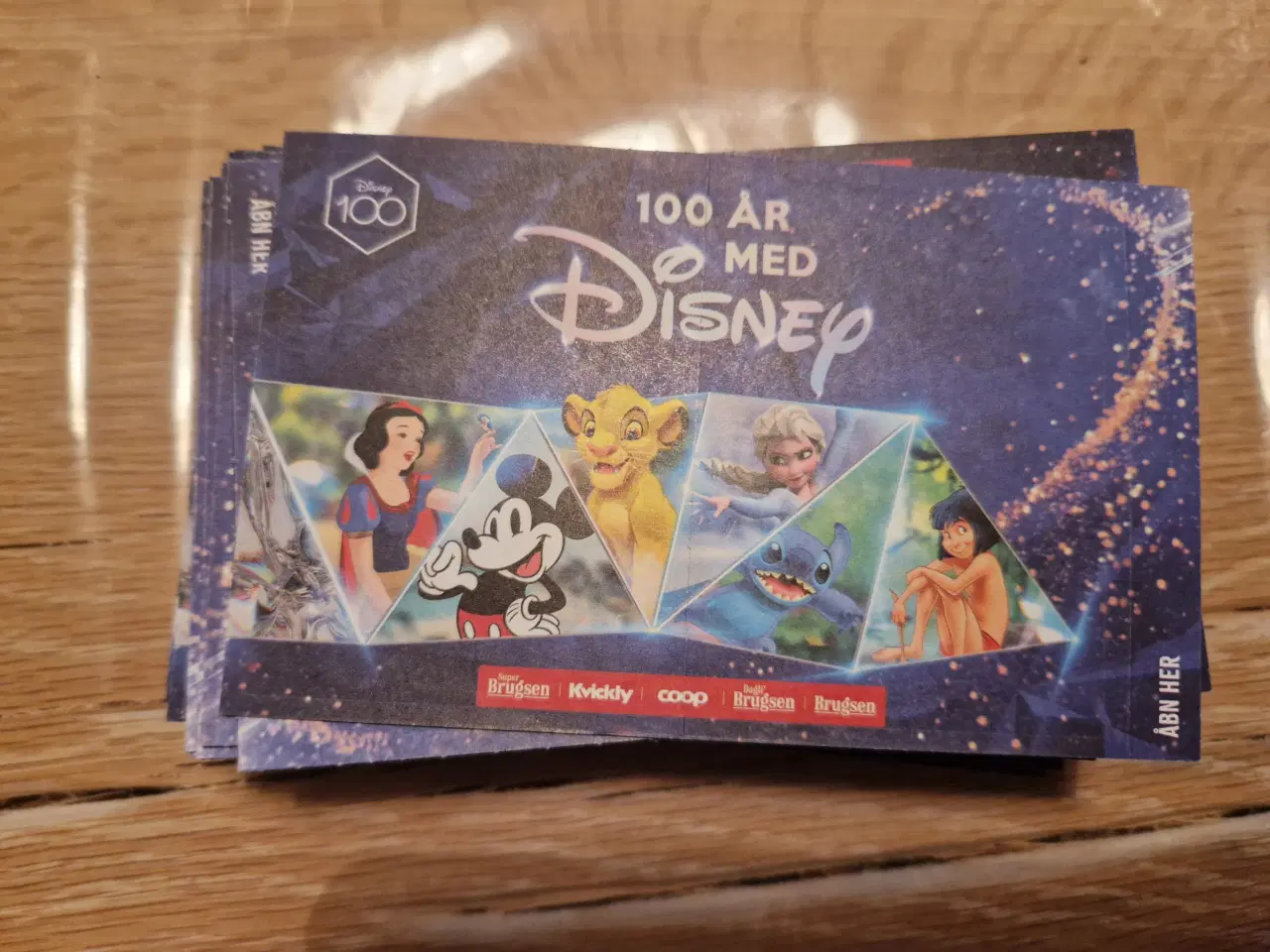 Billede 5 - 100 år med Disney bogen samt 70 uåbnet pakker saml