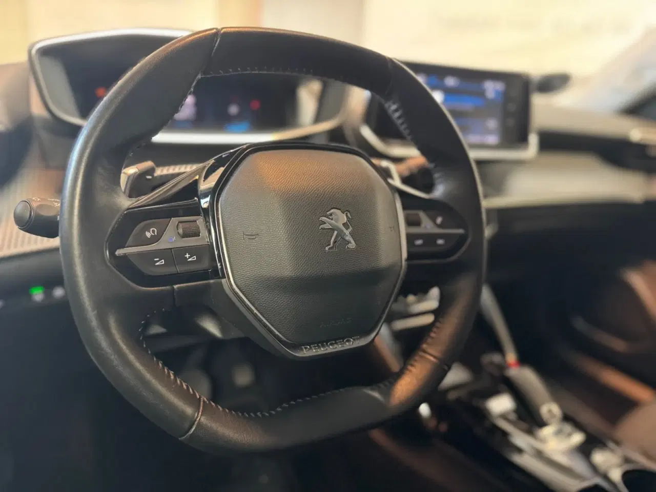 Billede 11 - Peugeot 2008 1,2 PureTech 130 Allure Pack EAT8