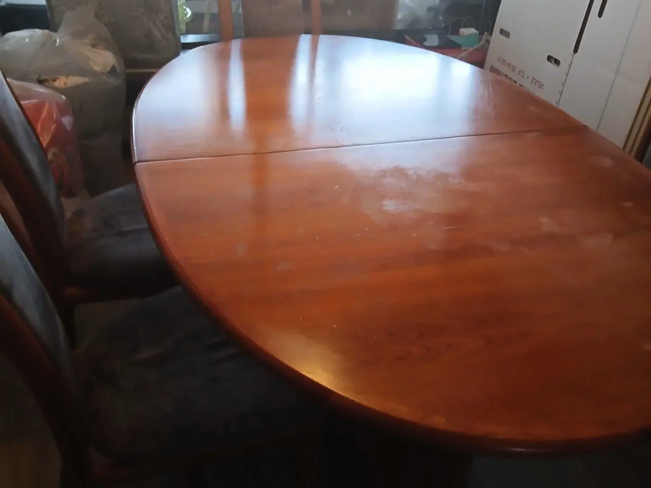 Billede 2 - Elegant Kirsebærtræs Spisebord - Udtrækkeligt & Kl