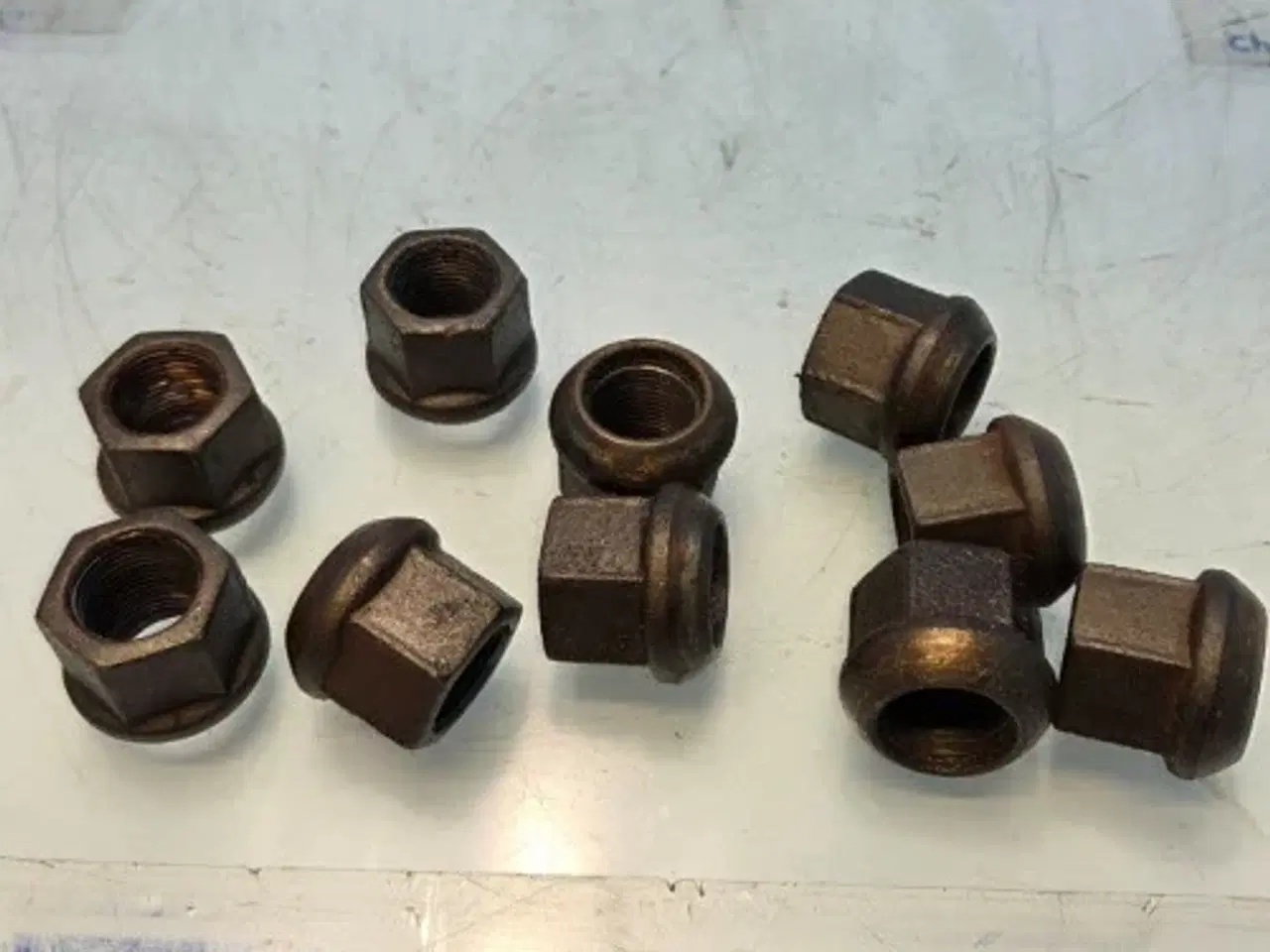 Billede 3 - Claas Lexion 480 Hjulmøtrikker 7307521  10Stk