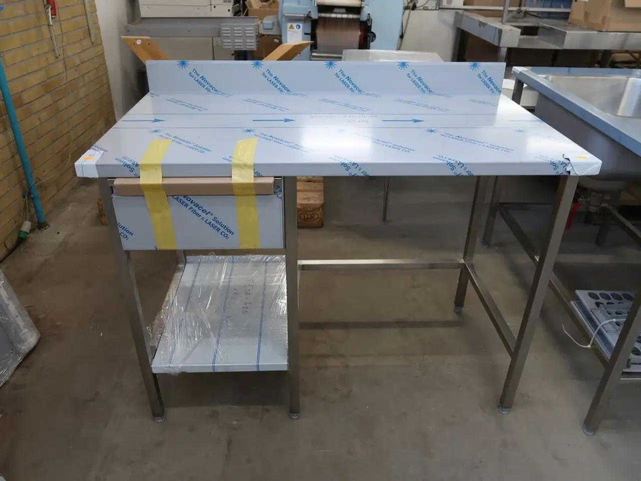 Billede 2 - Rustfri stålbord m. skuffe 120x65xH90cm