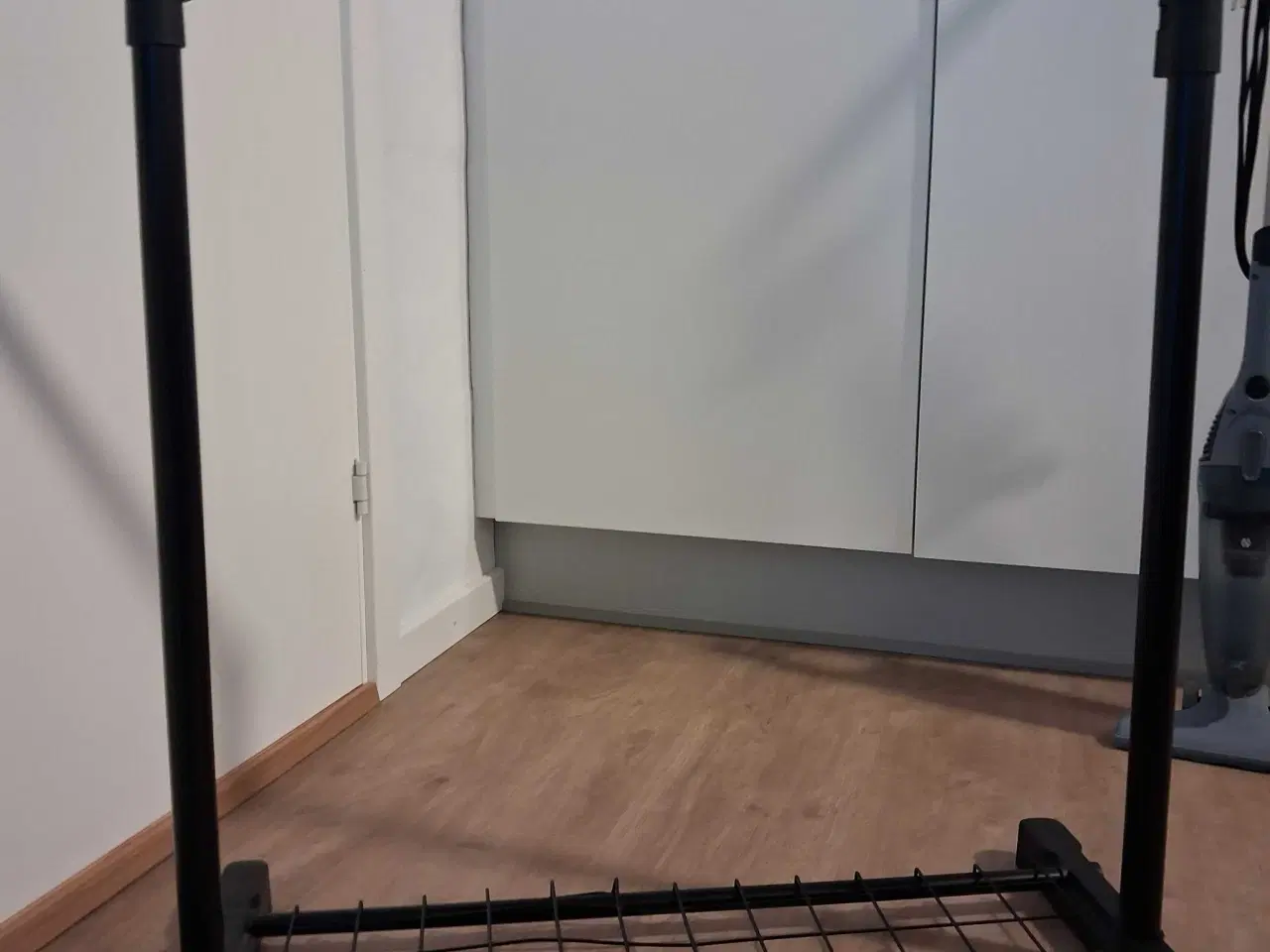 Billede 1 - Bøjler og tøjstativ
