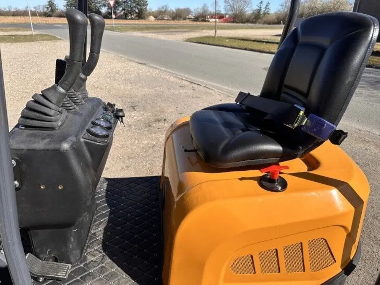 Billede 5 - Laston mini graver med 14 hk benzin B&S motor
