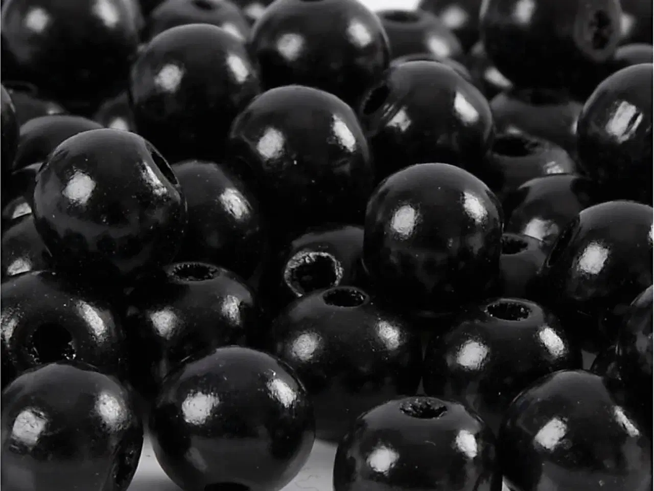 Billede 1 - Sort Træperler 12 mm - Perfekte til Smykker og Håndarbejde