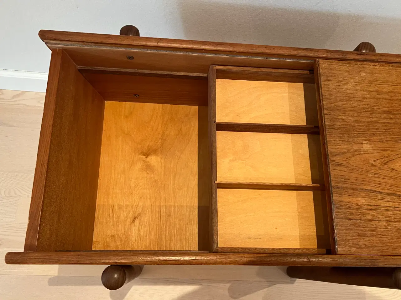 Billede 5 - Teak entrémøbel