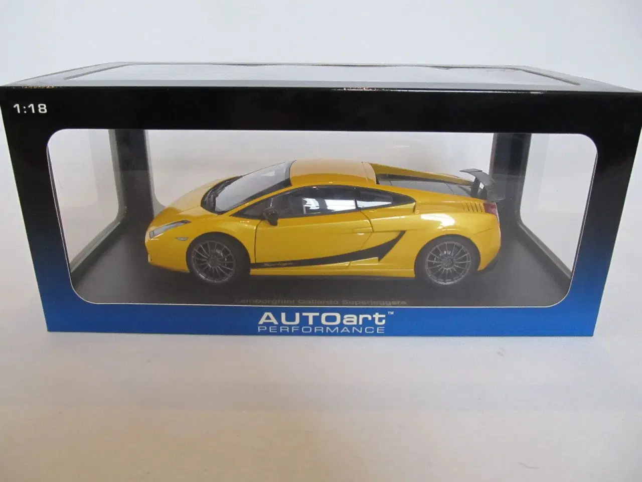 Billede 2 - 2010 Lamborghini Gallardo 1:18 AUTOart