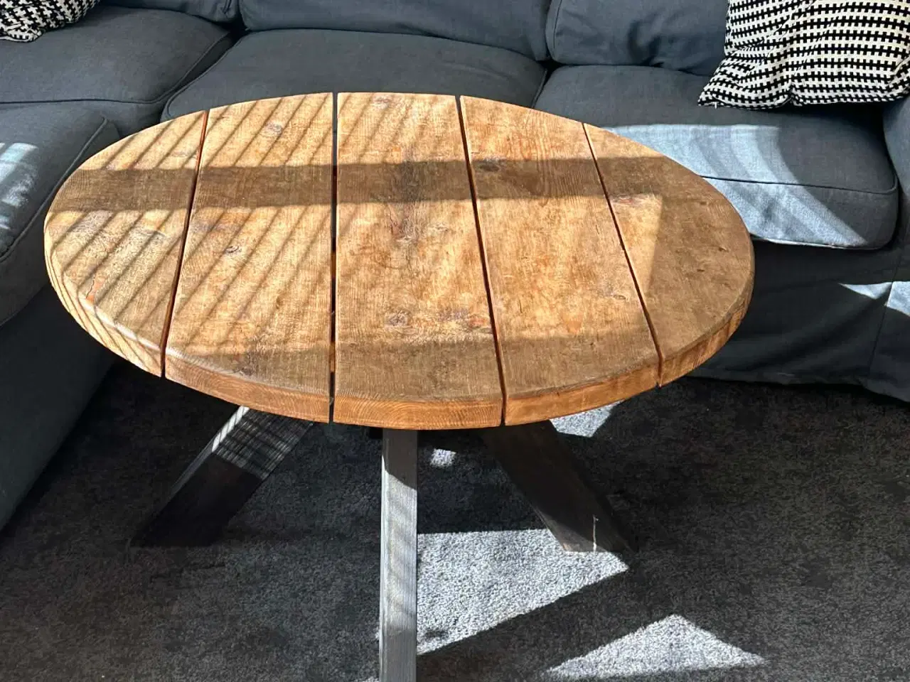 Billede 3 - Sofabord i massivt træ – rustikt og unikt look