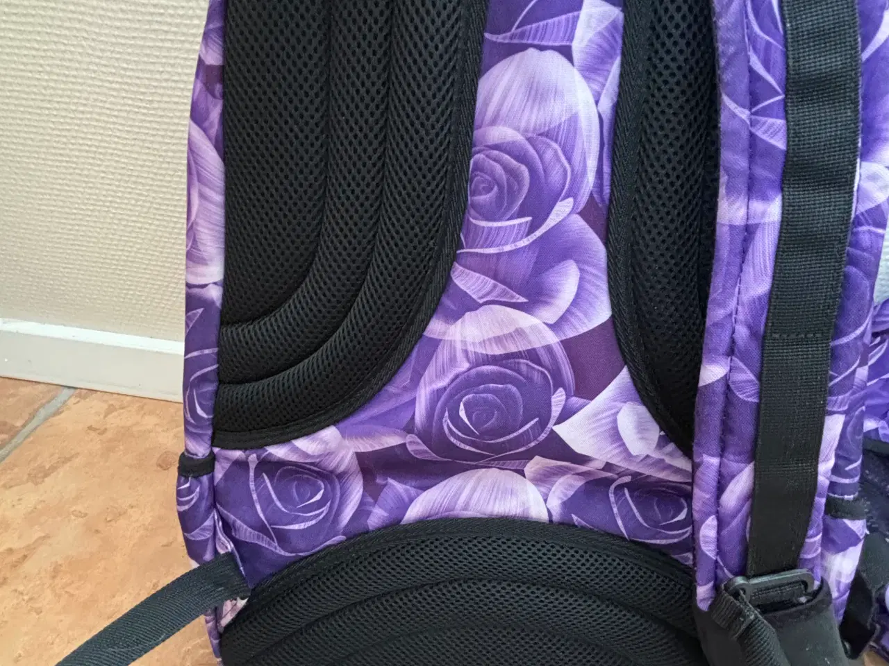 Billede 2 - Jeva skoletaske / rygsæk stof lilla mønster