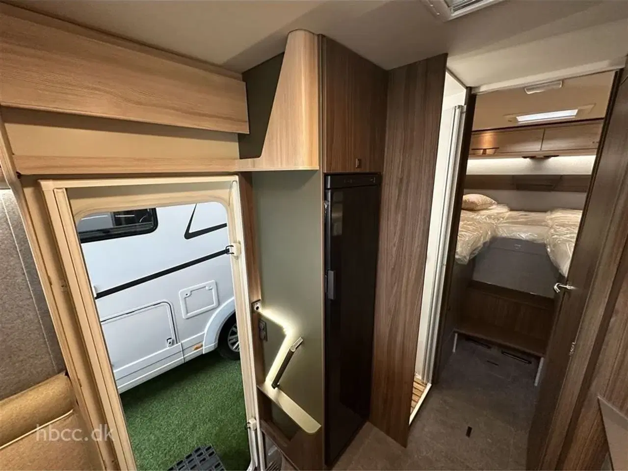Billede 5 - 2026 - Euramobil Integra Line GT 726 EF Eura Mobil Integra Line GT 726 EF – Premium autocamper med masser af komfort og udstyr