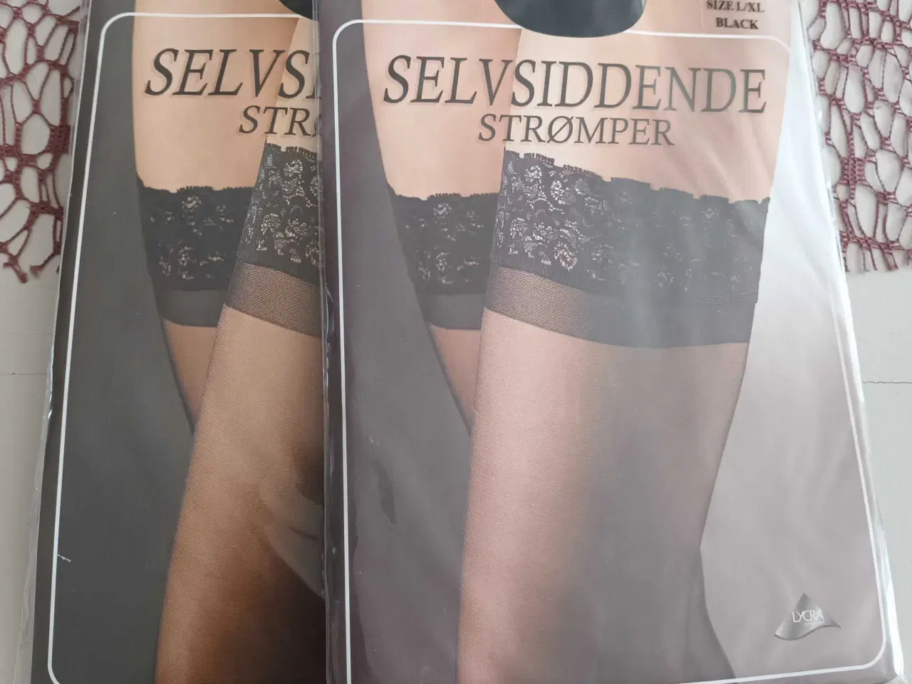 Billede 1 - Sorte selvsiddende Nylonstrømper, L-XL