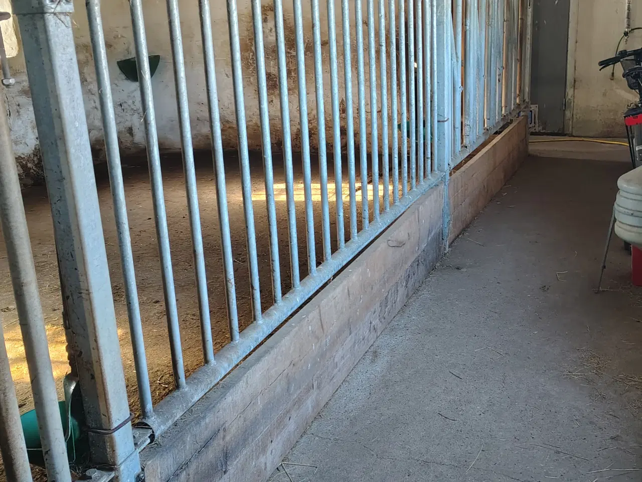 Billede 4 - Staldinventar fra Orla Hansen.