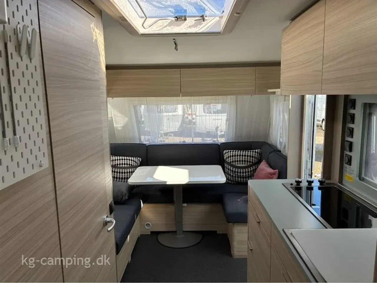 Billede 4 - 2020 - Adria Altea 502 UL   Adria Altea 502 UL – årg. 2020 – Velholdt og klar til eventyr - Med aut. Mover og fortelt