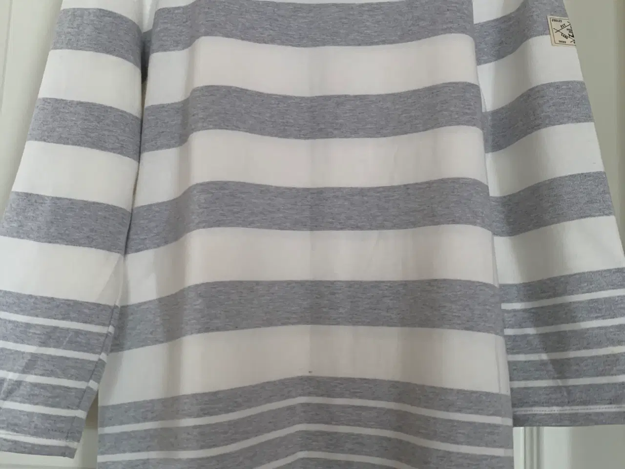 Billede 1 - Joules bluse, ny, grå/råhvid