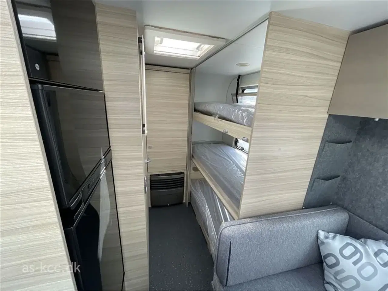 Billede 7 - 2026 - Adria Altea 552 PK Kampagne Adria Altea 552 PK 60 Years årg. 2025 7 Sovepladser, 6 Siddepladser med stor kampangnepakke