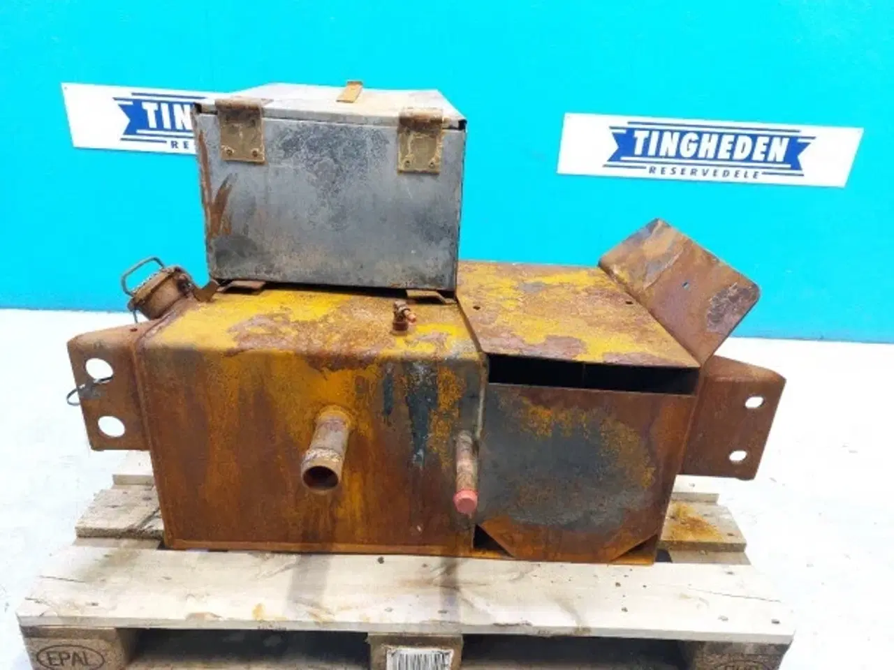 Billede 13 - Case 580 SLE Hydraulik Tank Dæksel 231882A1