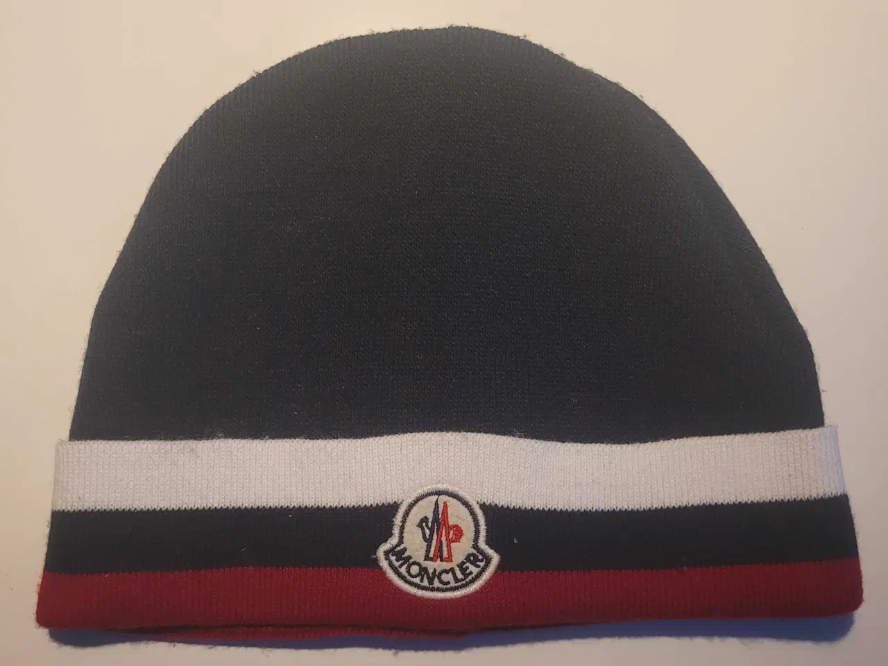 Billede 1 - Moncler hue 150kr. med fragt