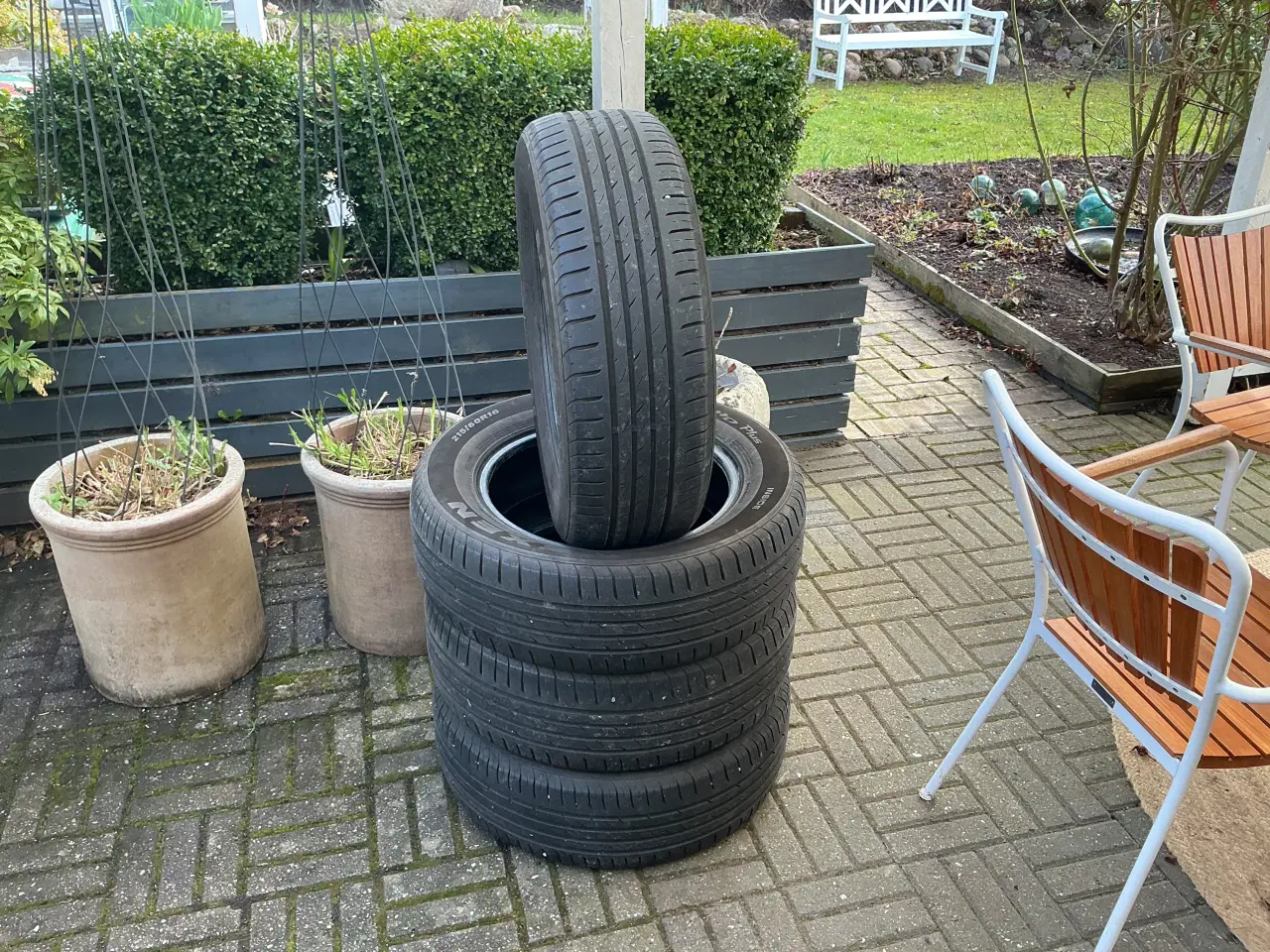 Billede 1 - 215/60/16 sommerdæk næsten som nye