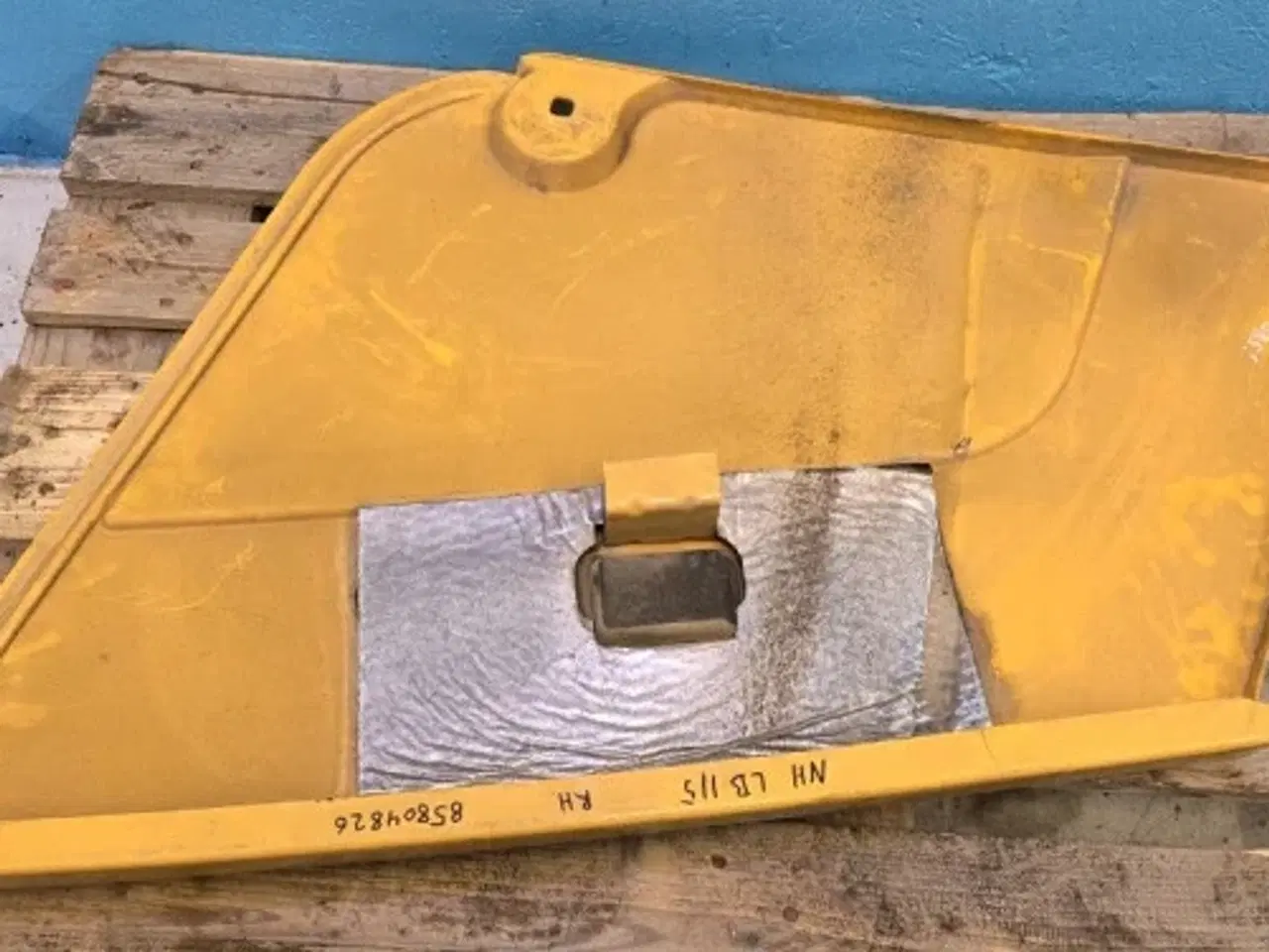 Billede 9 - New Holland LB115B Skærm R. 85804826