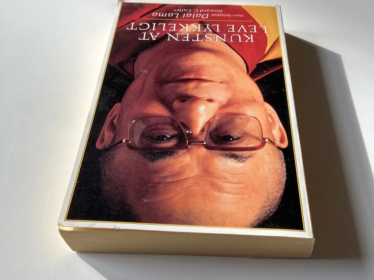 Billede 6 - Kunsten at leve lykkeligt. Af Dalai Lama XIV Bstan