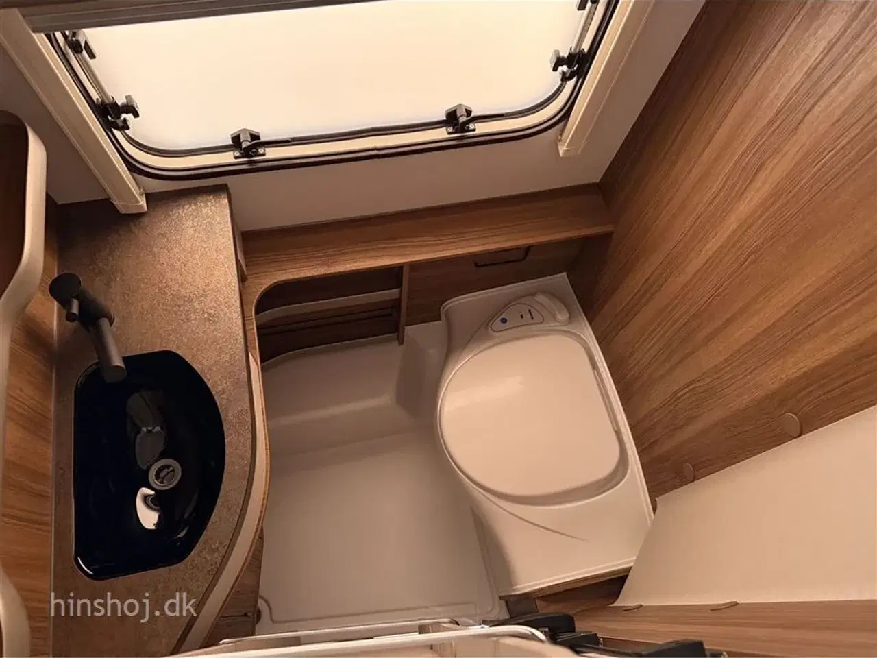 Billede 7 - 2023 - Eriba Touring 430 Legend   Lækker rejsevogn med fast dobbeltseng fra Hinshøj Caravan