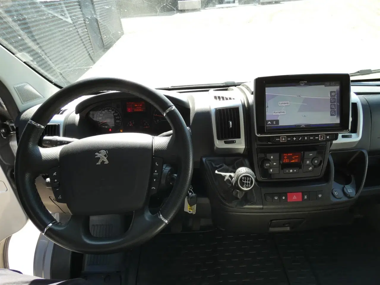 Billede 10 - Peugeot Boxer 335 L2H2 2,2 BlueHDi Ultimate 165HK Van 6g