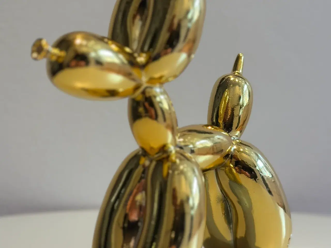 Billede 7 - Ballonhund skulptur i guld – moderne og dekorativ