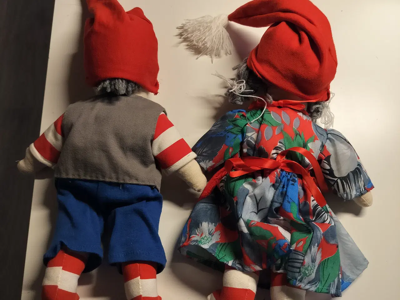 Billede 2 - Nissepar syet 50 cm høje og 25 cm i breden og i he