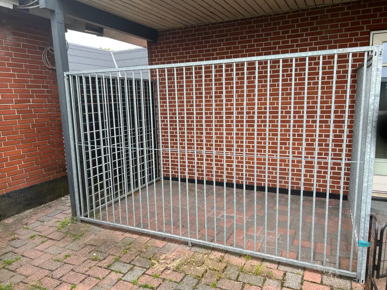 Billede 2 - PODA HUNDEGÅRD 2 stk 200x180 1STK MED DØR 1STK 300