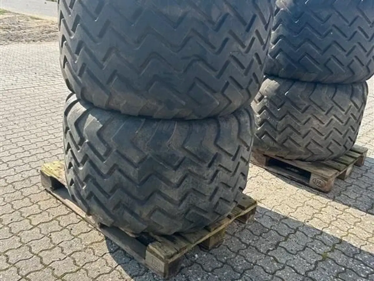 Billede 4 - Alliance 620/40 R22.5 m 8 huls fælge med plade i center