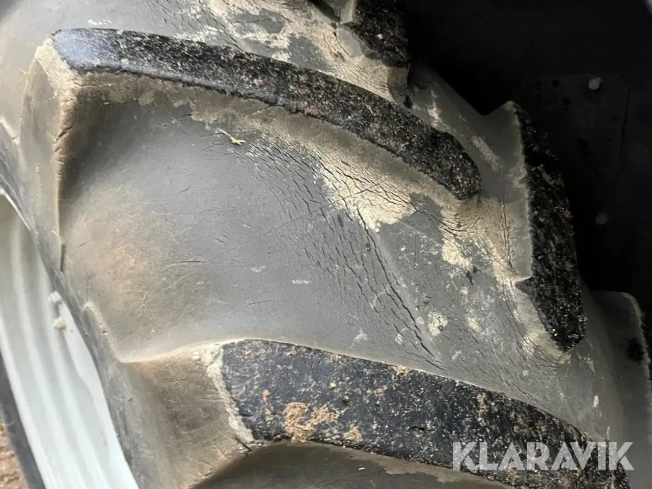 Billede 9 - Traktor Valtra 6550 med frontlæsser