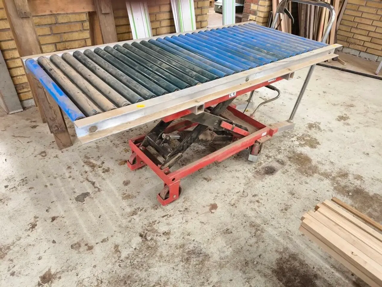 Billede 1 - Hydraulisk sakseløftebord/vogn 500 kg med påmonteret rullebane
